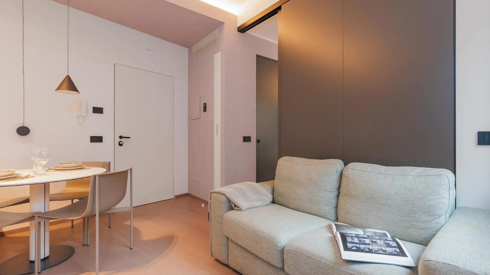 Modern Apt In Galleria Pattari - Steps To Duomo Milán 0*,  Italia